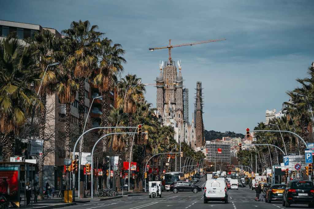 Experience Barcelona’s Essence with our Sightseeing Tour